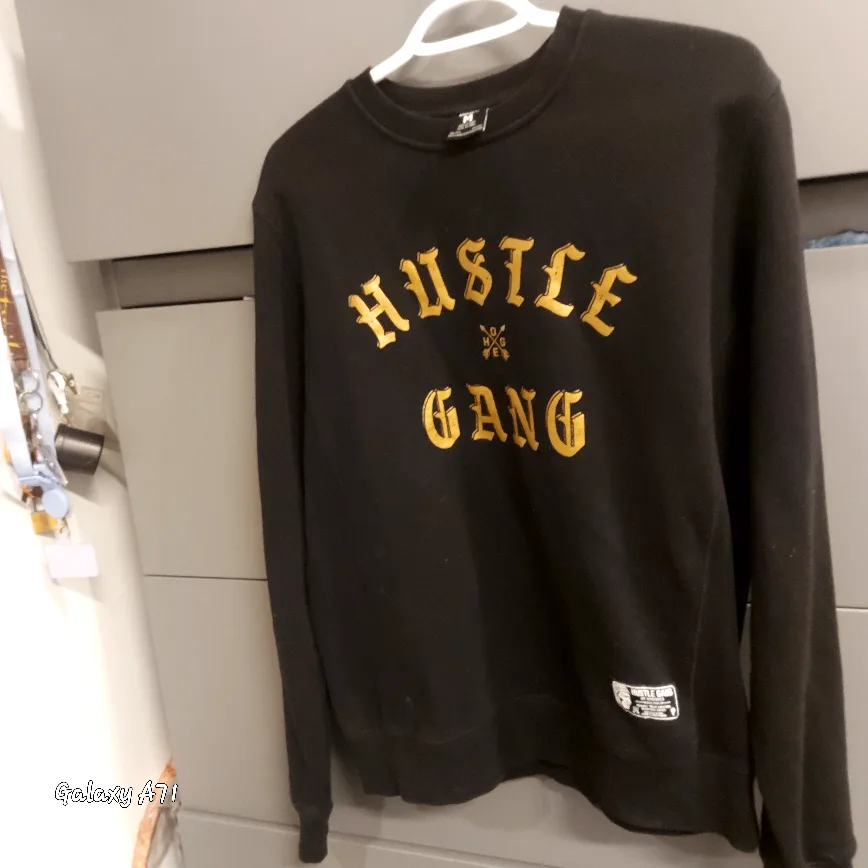 Hustle Gang Black Crewneck Sweatshirt Size M image indicator(2)