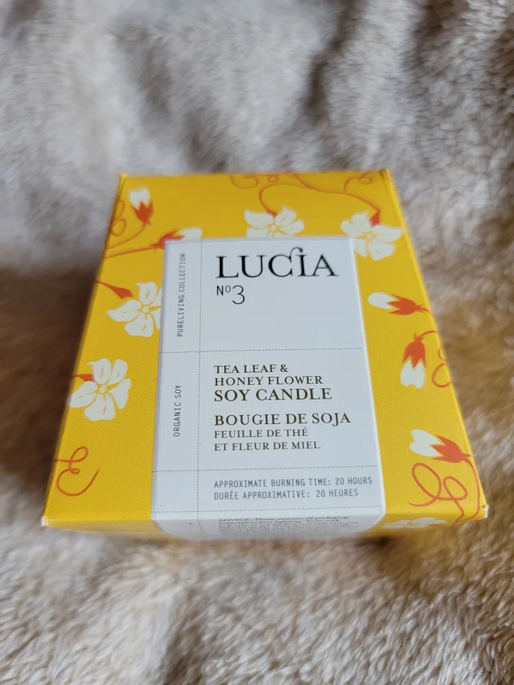 🧡 Lucia Tea Leaf & Honey Flower Soy Candle image indicator(3)