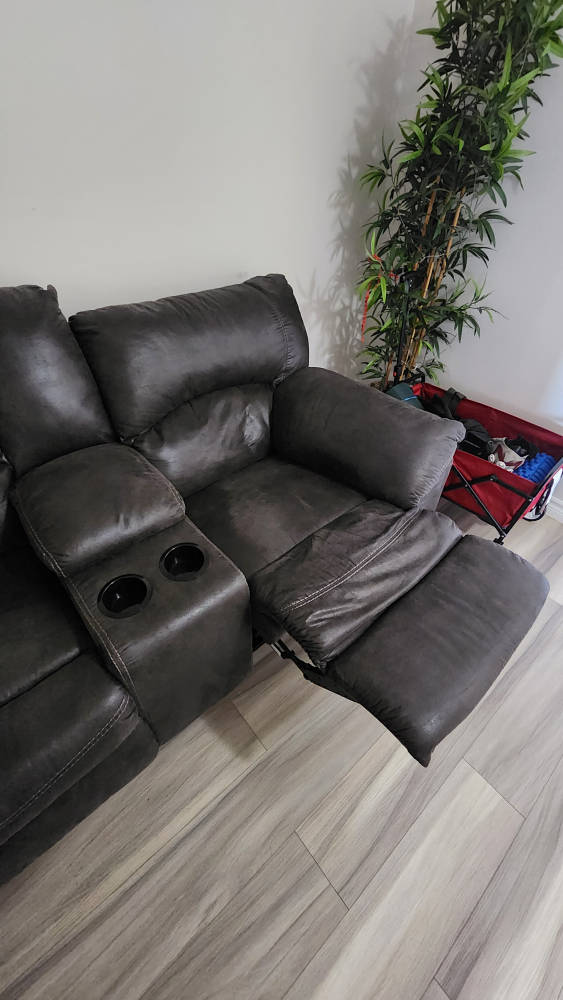 Sofa Tambo 2-Piece Sectional with Recliner - photo 2