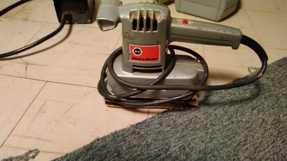 Black & Decker Electric Sander image indicator(2)