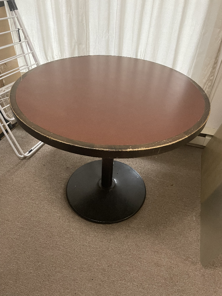 Round Table