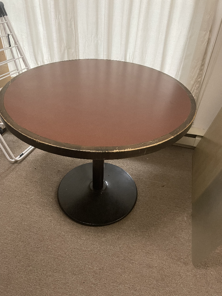Round Table - photo 4
