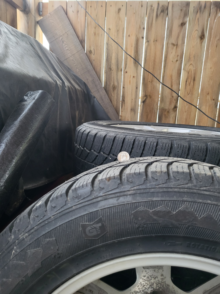 set of 4 General Tire Grabber Winter Tires on Rims - photo 3