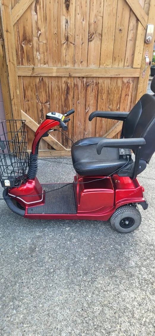Fortress 2000 mobility scooter thumbnail