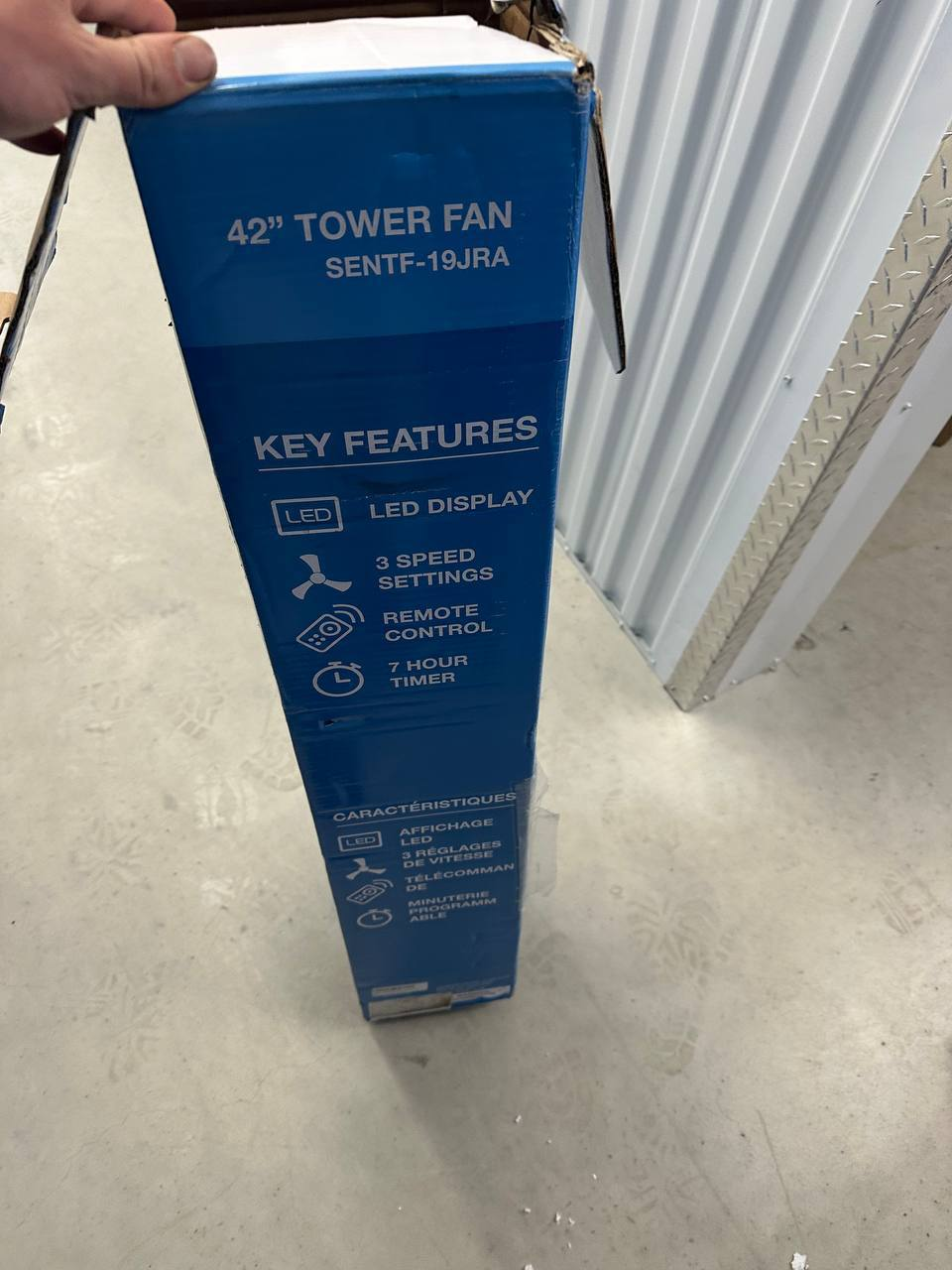 42" Oscillating Tower Fan - photo 3