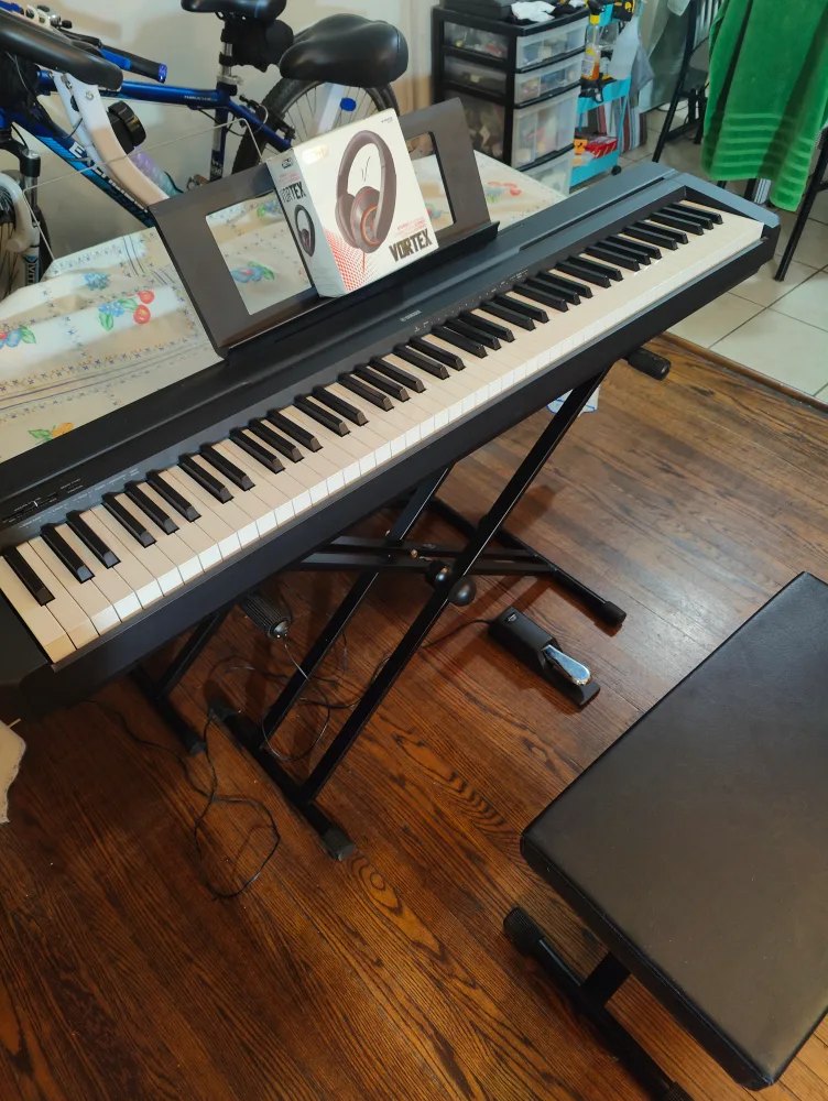 Yamaha P45 fully weighted 88 keys piano like new thumbnail