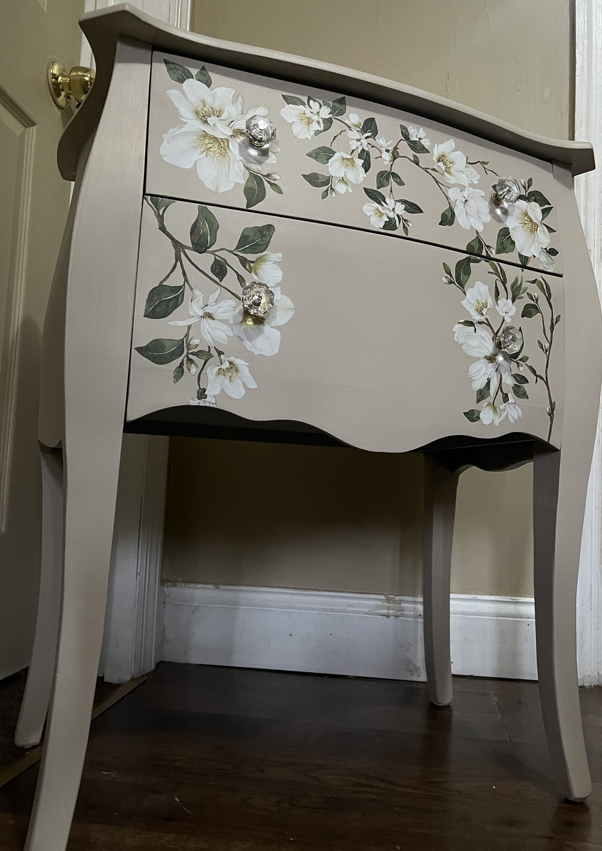 Beautiful Antique Dresser with Two Drawers - photo 3