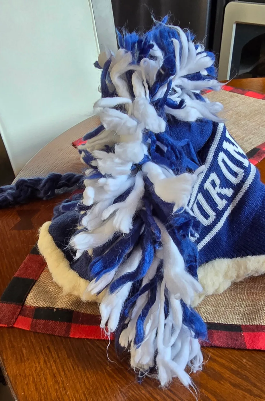 NEW- Toronto Maple Leafs Reebok toque image indicator(4)