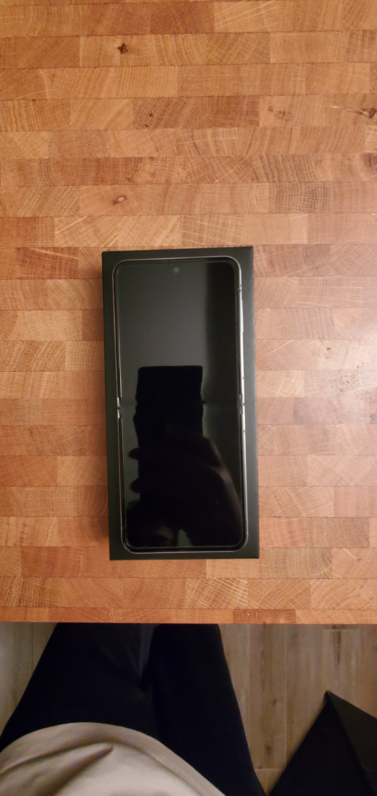 Samsung Galaxy Z Flip5 - photo 3