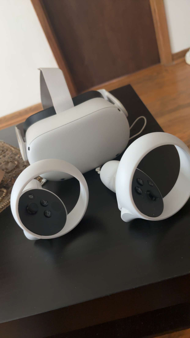 Oculus Quest 2 - 128GB - VR Headset - photo 2