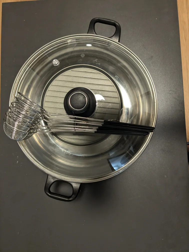 2-in-1 Hotpot with Grill image indicator(2)