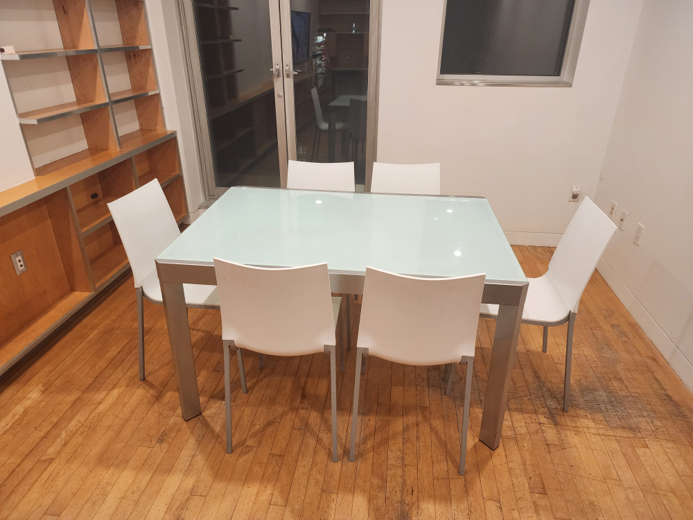 Extendable Glass Dining Table and 6 Chairs
