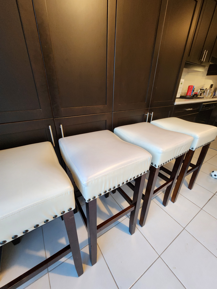 Beautiful Bar Stool set