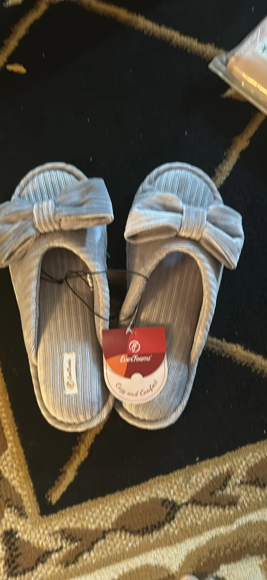 EverFoams Women's Open-Toe Slippers Memory Foam House Shoes image indicator(6)