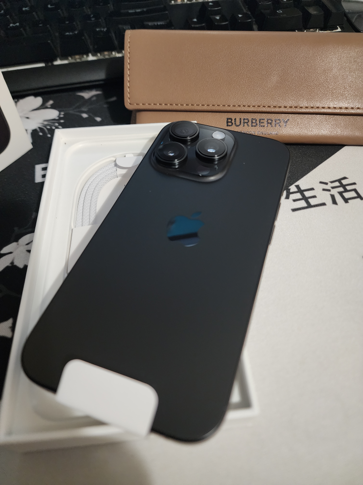 iPhone 16 Pro 256 gb Black titanium - photo 4