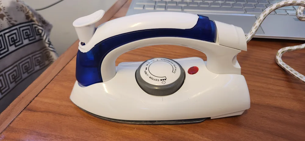 Hetian Travel Steam Iron