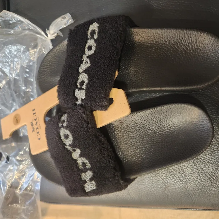 Coach New York Black Slides Size 8 image indicator(2)