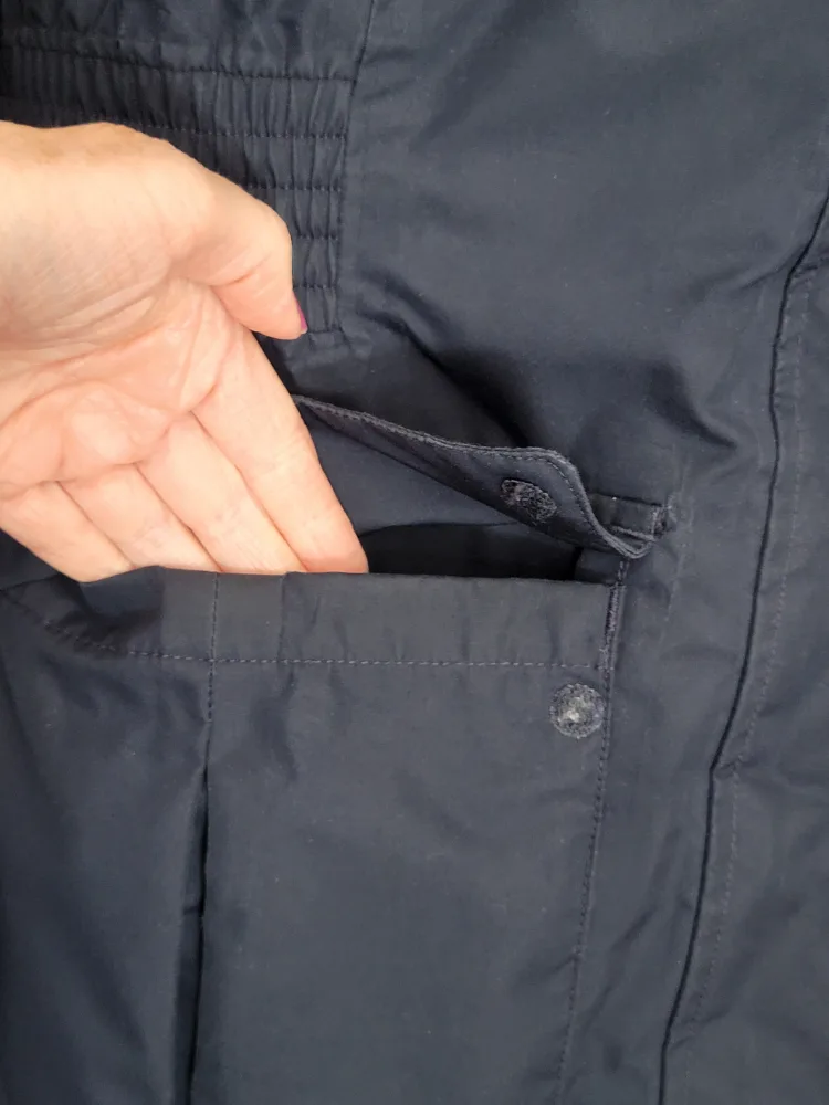 Helly Hansen Winter Jacket - 14 years image indicator(4)