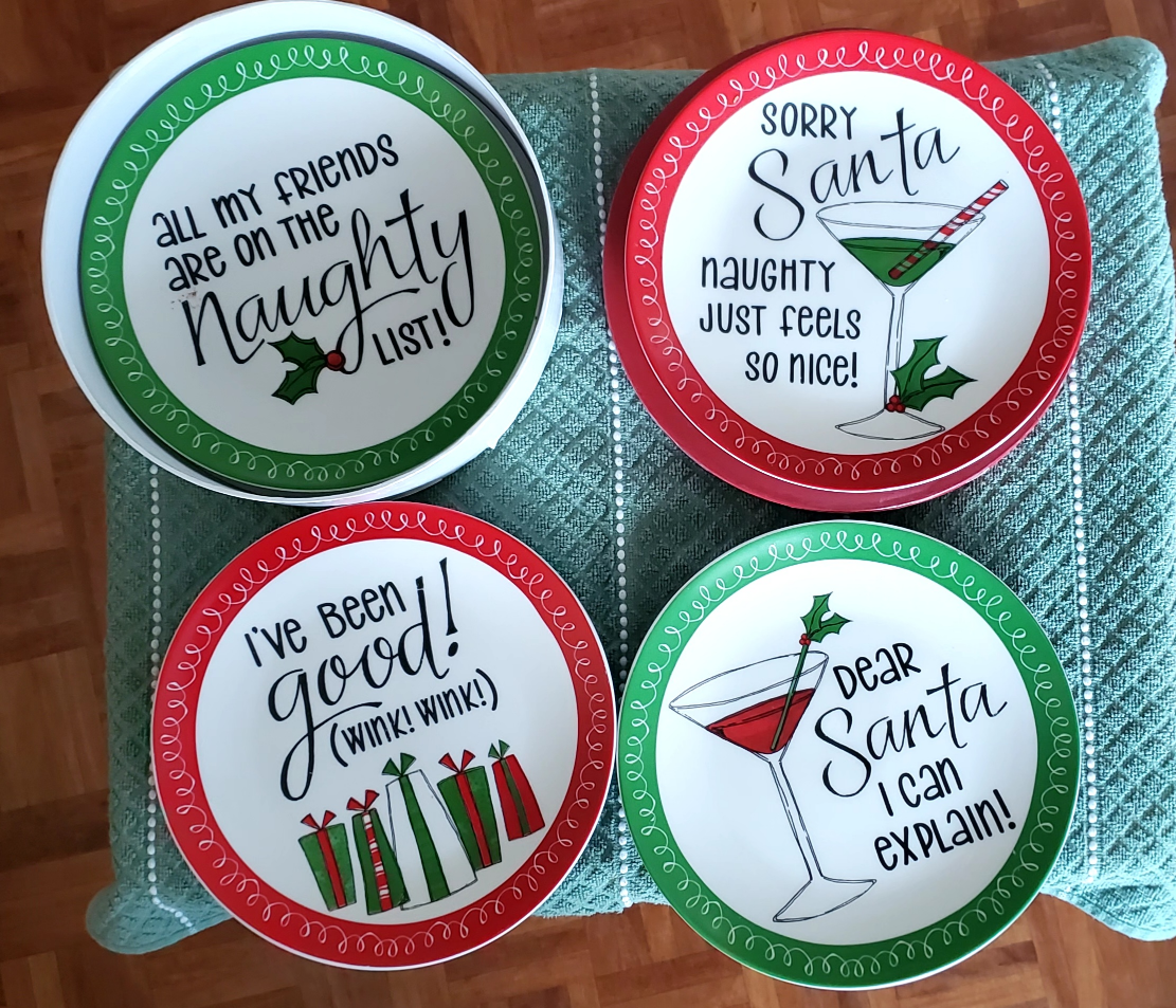 $ 20 Both Sets-X-mas set of 4 side plates and 4 Mugs - photo 2