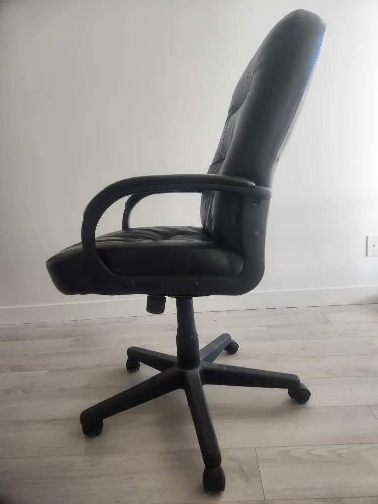 Black Office Chair image indicator(3)