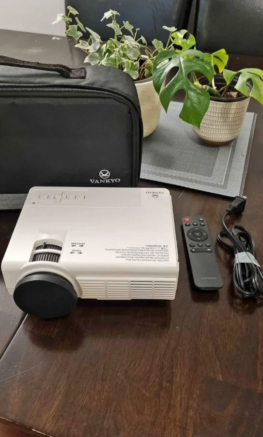 Vankyo Leisure 3 Projector thumbnail