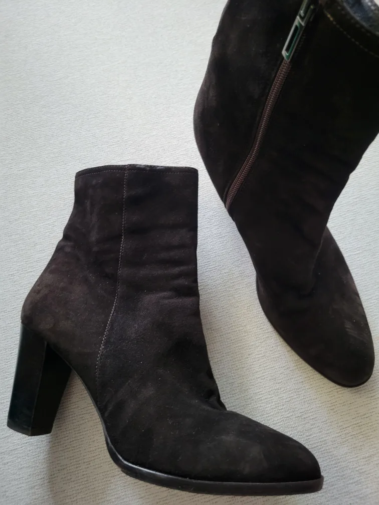 Vero Cuoio Brown Suede Ankle Boots image indicator(2)