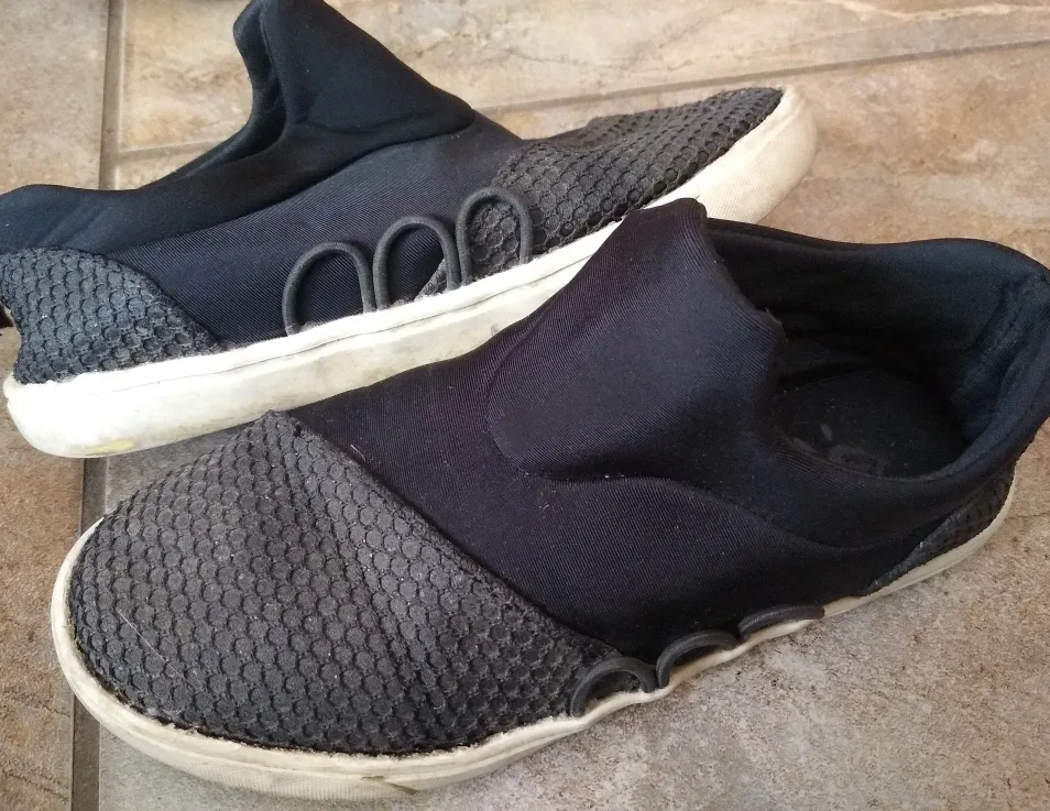 Size 2 Kid's Running Shoes image indicator(9)