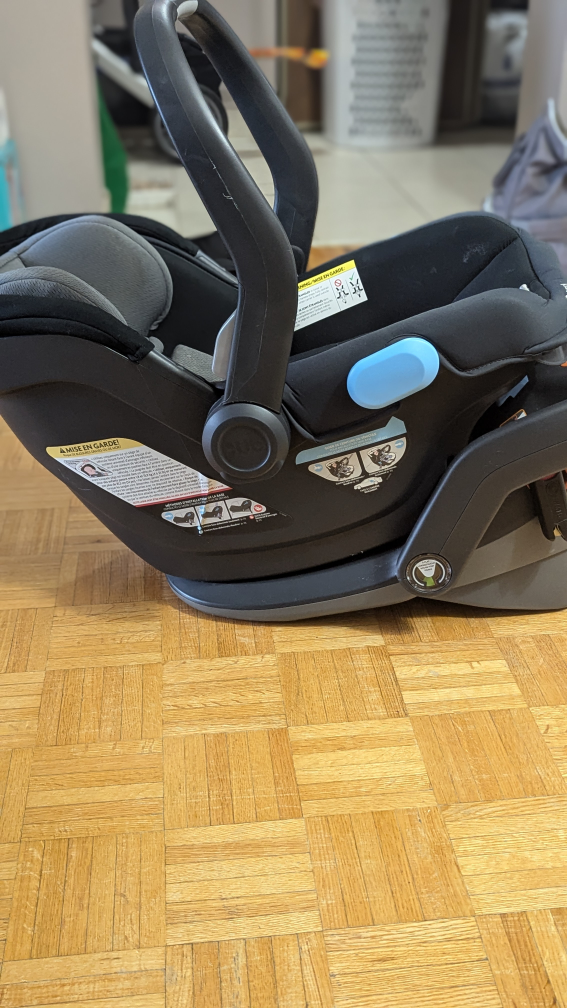 Uppababy MESA newborn car seat