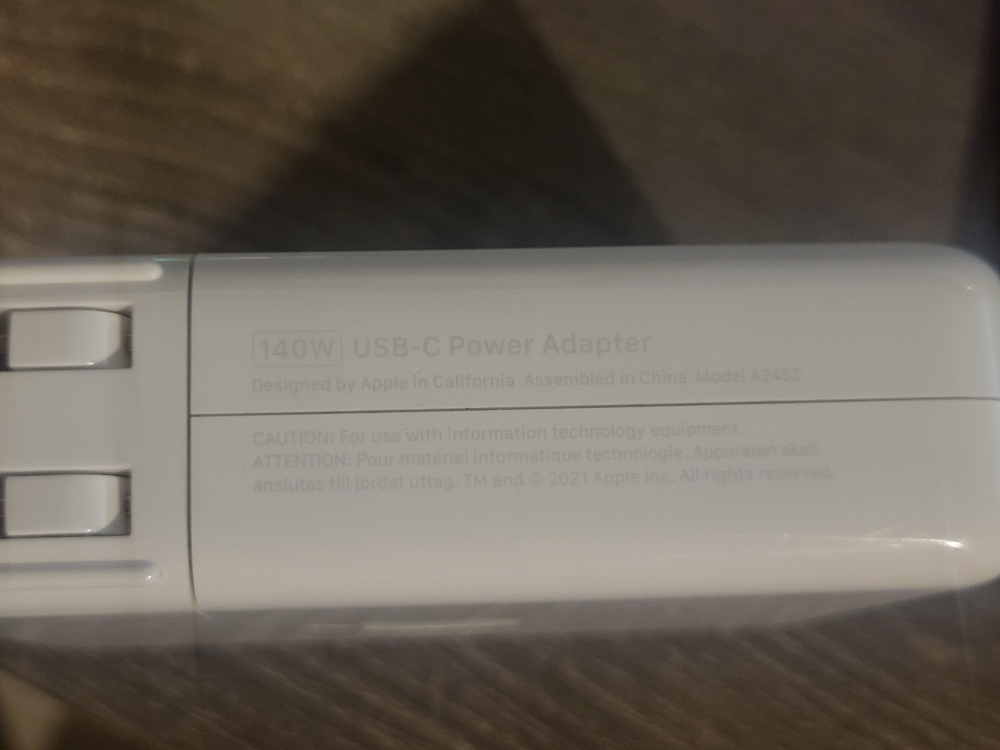 Apple 140W USB-C Power Adapter - photo 2