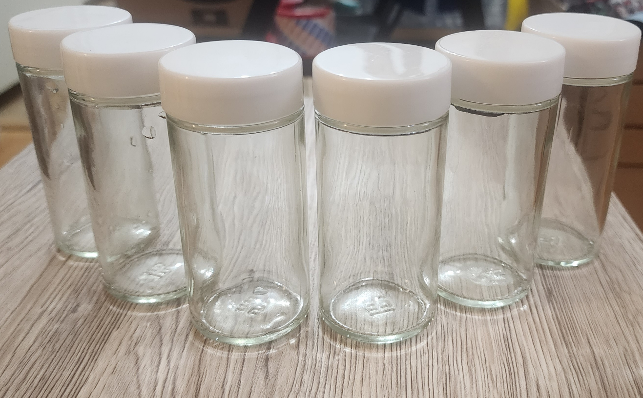 6 Glass Spice Jars with White Lids