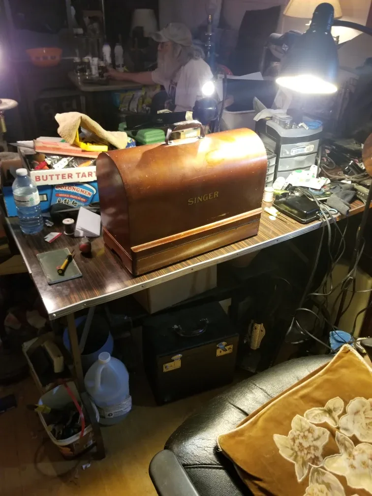 Vintage Singer 128 Sewing Machinev image indicator(3)