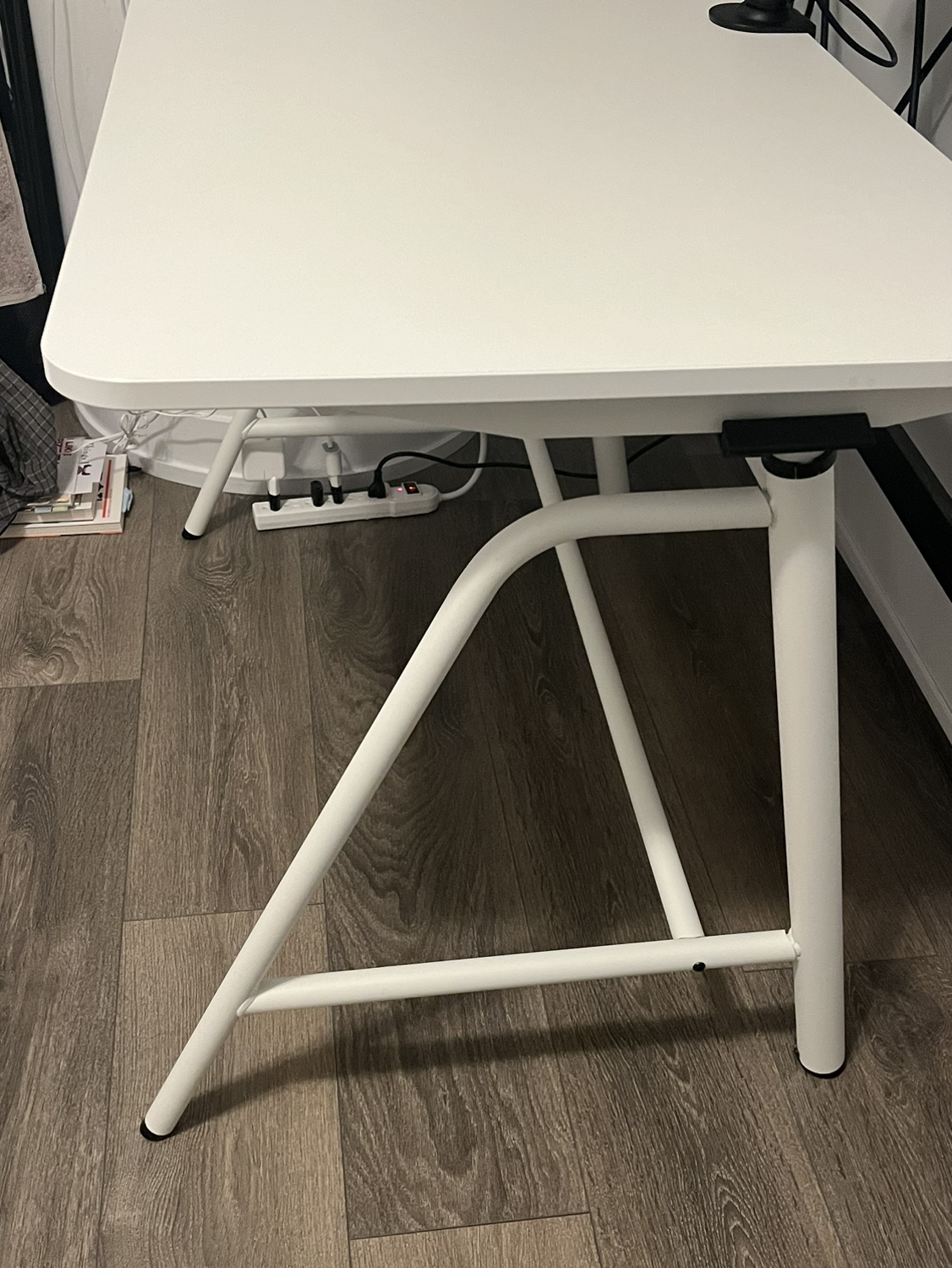 [IKEA] White Adjustable Standing Desk - photo 2