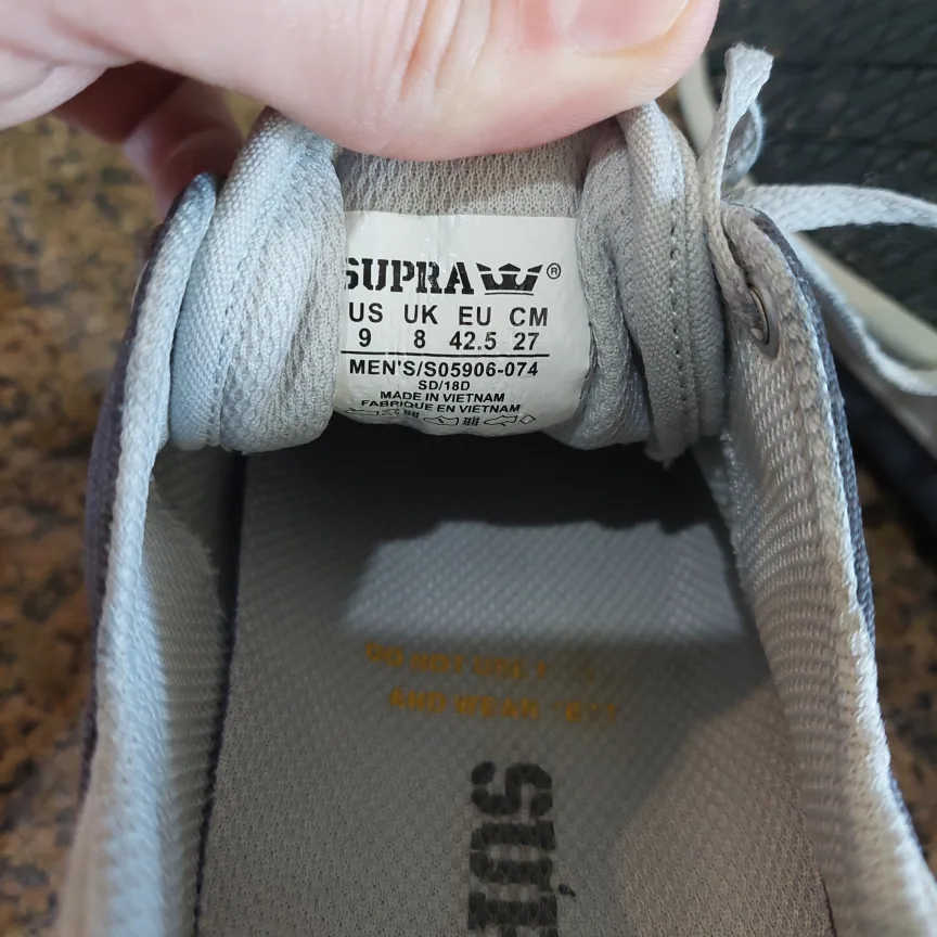 Men's Supra low top skate shoes size 9 US image indicator(9)