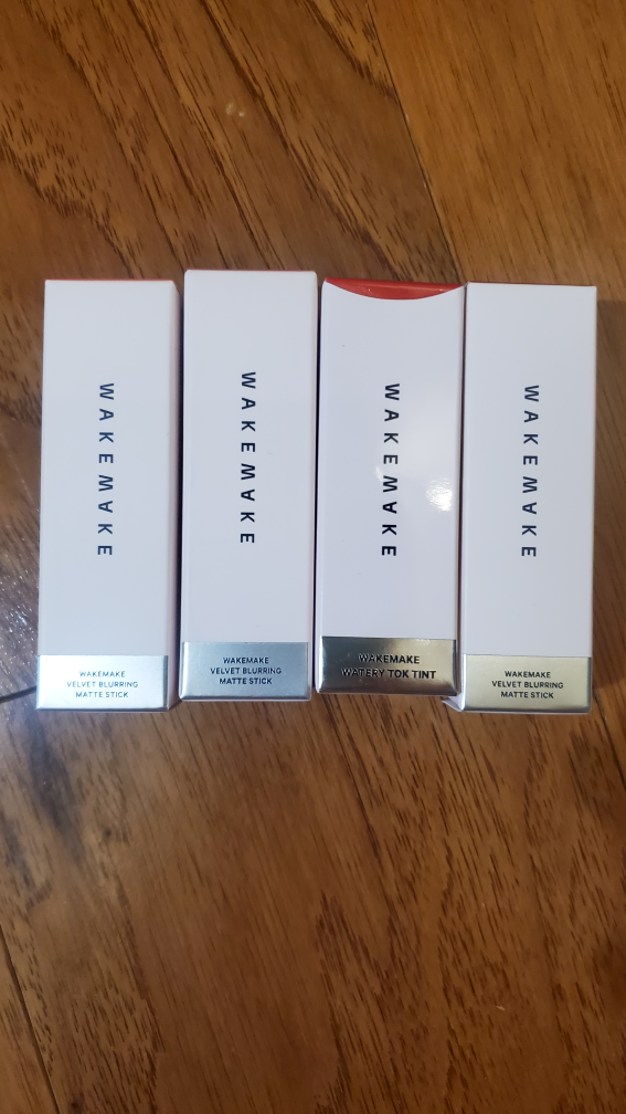 Wakemake lipsticks