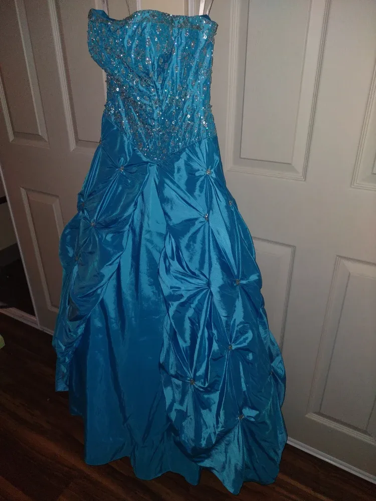 Beautiful Teal Blue Prom Dress image indicator(2)