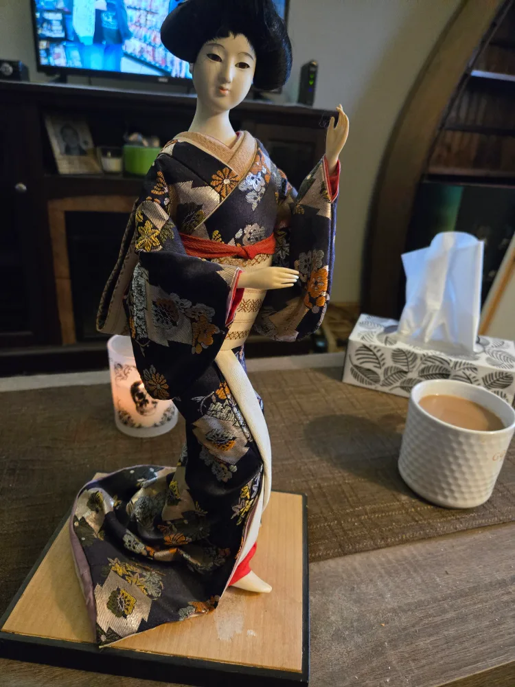 Vintage Japanese Geisha Doll thumbnail
