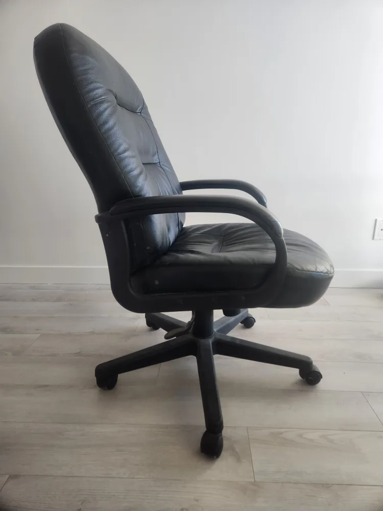 Black Office Chair image indicator(2)