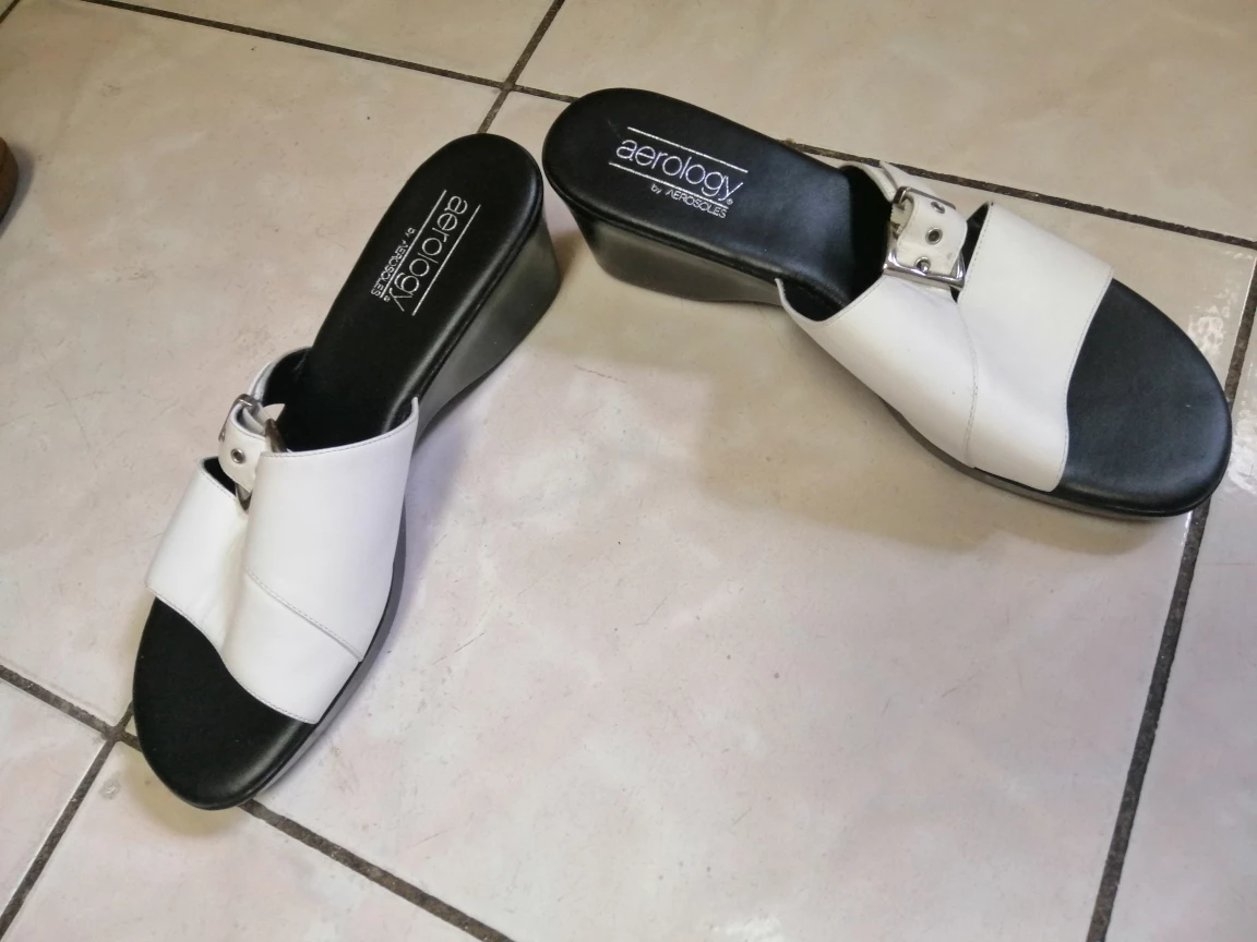 Aerology by Aerosoles White Buckle Wedge Sandals
