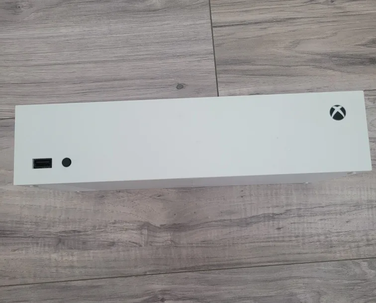 Xbox Series S Console with Green Controller image indicator(6)