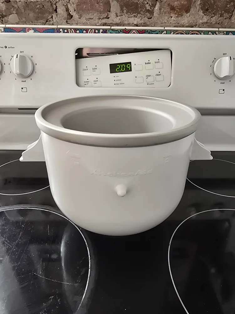 KitchenAid Ice Cream Maker Bowl and Paddle image indicator(5)
