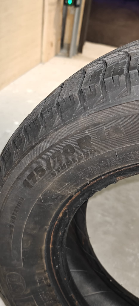 Michelin 4 Used Winter Tires 175/70R14 - photo 2