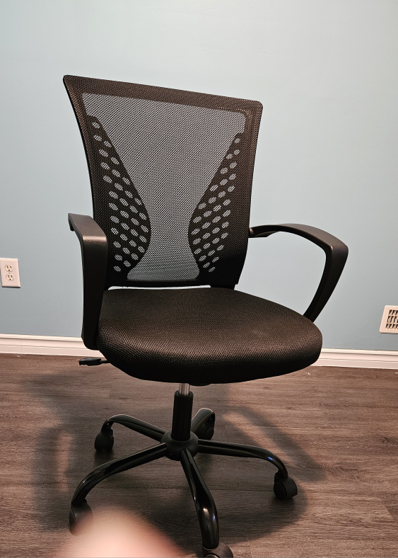 Black Mesh Office Chair **reduced price