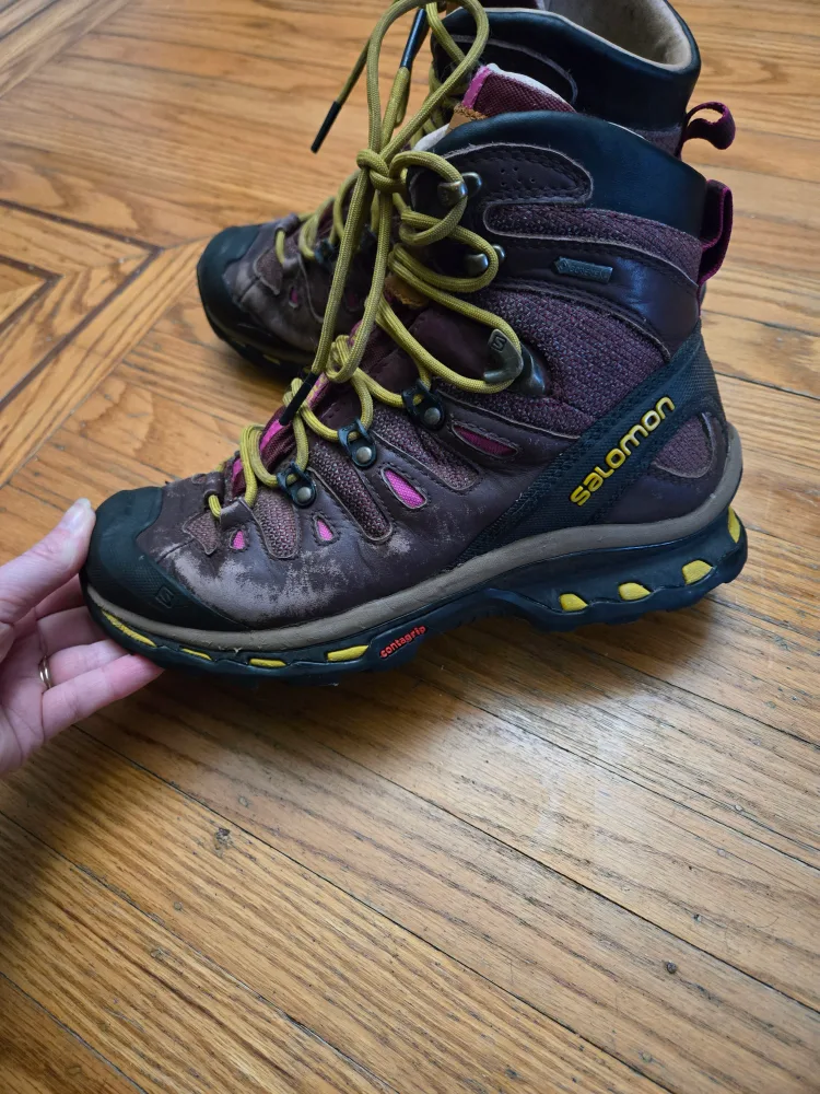 Salomon Hiking Boots image indicator(4)