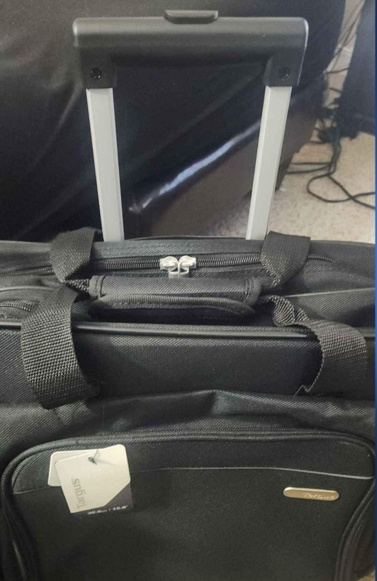 NEW!! Targus Metro Roller 18 inch Carry-On Luggage
