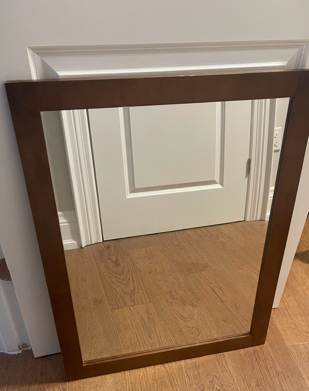 Wood frame mirror - photo 3