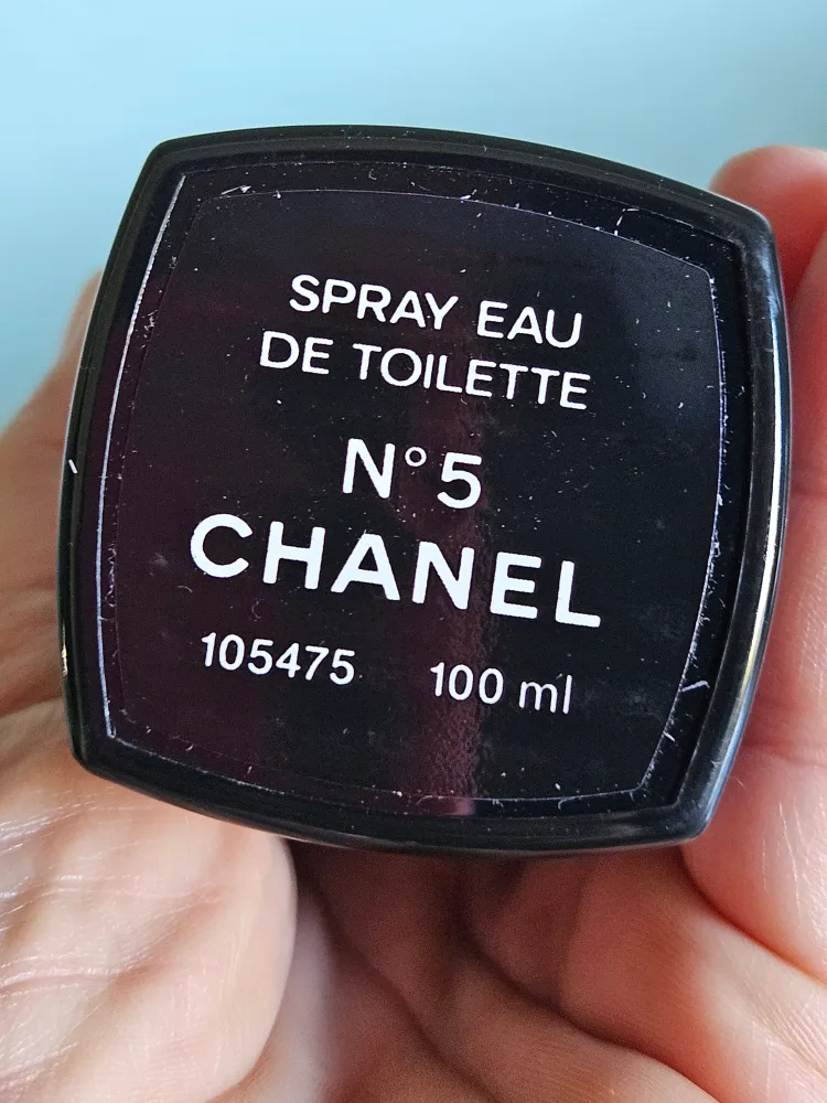 Chanel No. 5 Eau de Toilette Spray 100ml image indicator(4)