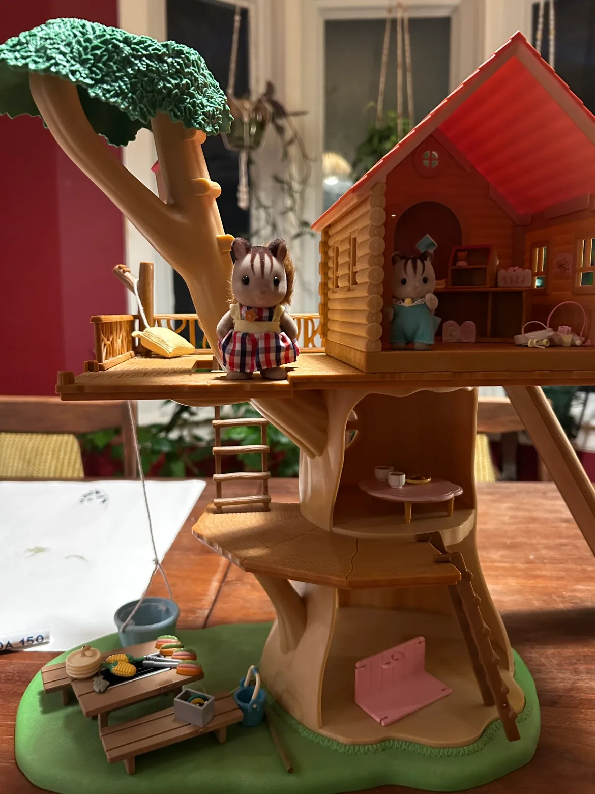 Calico Critters Treehouse Playset with Squirrel Family image indicator(3)