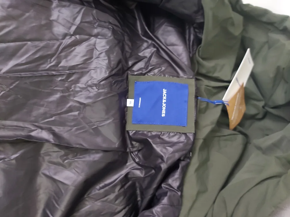 Jack & Jones Green Puffer Jacket ( Brand New ) image indicator(5)