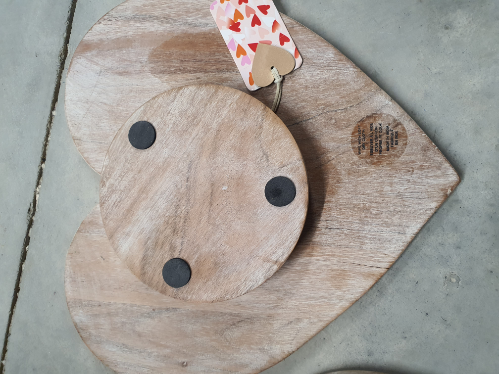 2 heart shaped charcuterie boards - photo 3