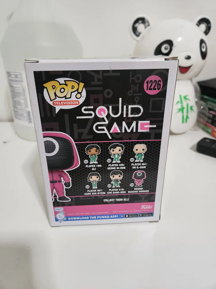 Funko Pop! Television Squid Game Masked Worker image indicator(2)